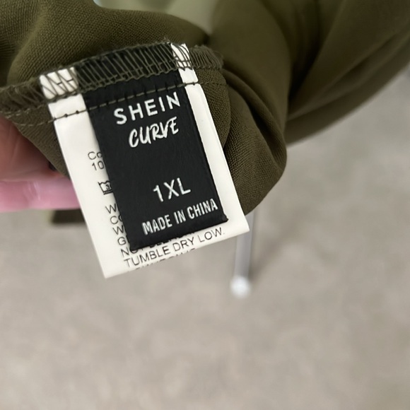 Brand new without tags BEAUTIFUL top - Picture 7 of 9